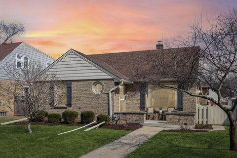 Photo of 3042 N 88th St, Milwaukee, WI 53222 (MLS # 1955388)