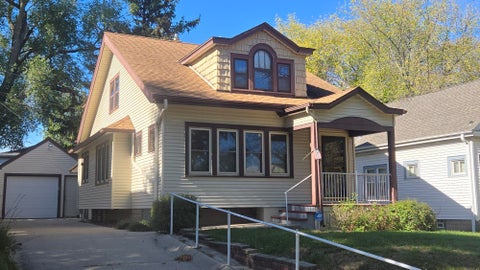 Photo of 2567 N 54th St, Milwaukee, WI 53210 (MLS # 1985461)