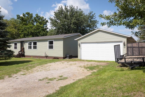 Photo of 302 Pearl St, Reeseville, WI 53579 (MLS # 1986363)