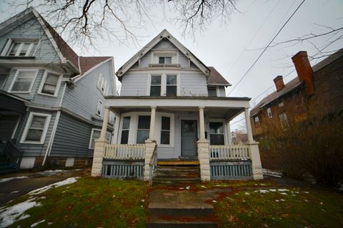 Photo of 1122 W Wright St, Milwaukee, WI 53206 (MLS # 1945500)
