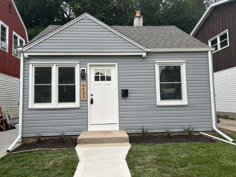 Photo of 6633 Hillside Ln, Wauwatosa, WI 53213 (MLS # 1974140)