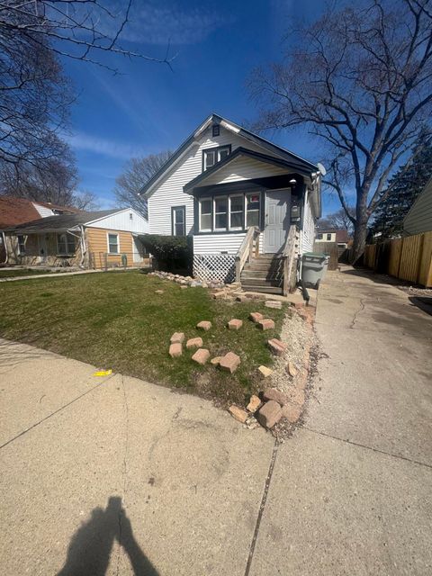 Photo of 5754 N 41st St, Milwaukee, WI 53209 (MLS # 1957167)