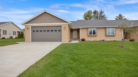 Photo of 4033 Spring Ct, Sheboygan, WI 53083 (MLS # 1960867)