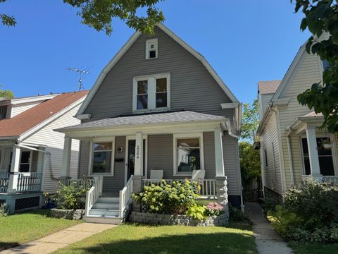 Photo of 2204 S Aldrich St, Milwaukee, WI 53207 (MLS # 1938004) Photo of 2204 S Aldrich St, Milwaukee, WI 53207 (MLS # 1938004)