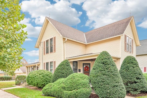 Photo of 300 Edward St, Burlington, WI 53105 (MLS # 1984997)