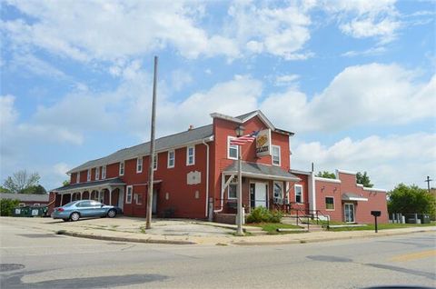 Photo of N168W20788 Main St, Jackson, WI 53037 (MLS # 1939503)