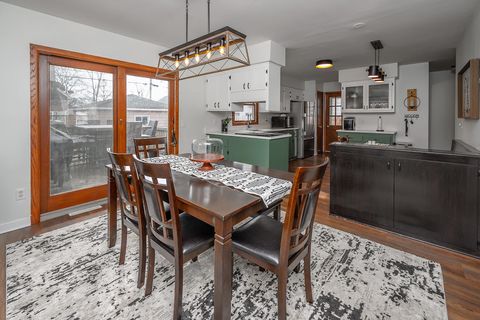 Photo of 207 Douglass Ave, Waukesha, WI 53186 (MLS # 1952512)