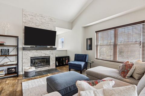 Photo of N16W26500 Meadowgrass Cir, Pewaukee, WI 53072 (MLS # 1944819)