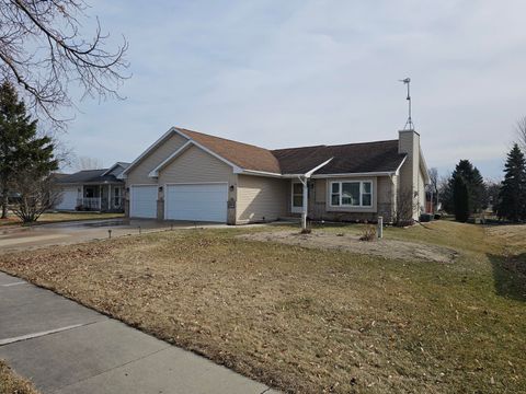 Photo of 1016 Springs Rd, Fond Du Lac, WI 54935 (MLS # 1952809)