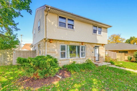 Photo of 8314 W Beloit Rd, West Allis, WI 53219 (MLS # 1984487)