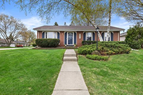 Photo of 4901 Regal Ct, Racine, WI 53406 (MLS # 1960204)