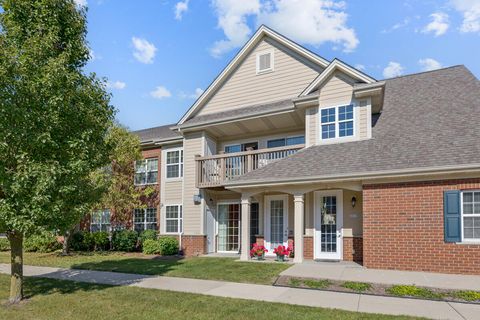 Photo of 2620 W Colonial Woods Dr, Oak Creek, WI 53154 (MLS # 1944775)