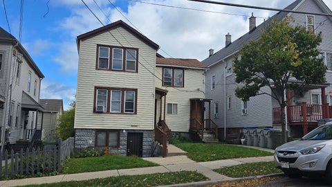 Photo of 1854 N Humboldt Ave, Milwaukee, WI 53202 (MLS # 1985856)