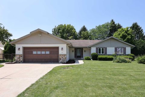 Photo of 7855 S 83rd St, Franklin, WI 53132 (MLS # 1923274)