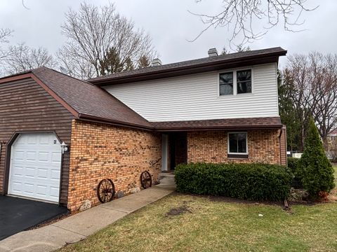 Photo of 40 Concord Dr, Fond Du Lac, WI 54935 (MLS # 1955860)