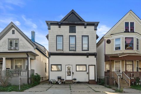Photo of 1429 W Mineral St, Milwaukee, WI 53204 (MLS # 1937853)