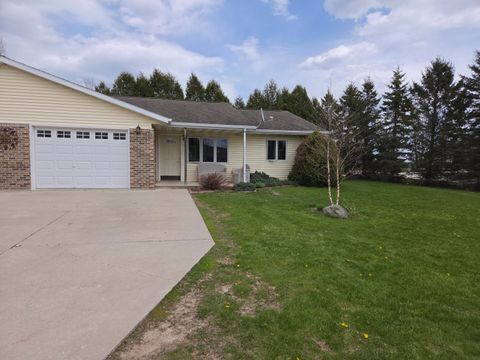 Photo of 1004 Chrysler Dr, Mishicot, WI 54228 (MLS # 1962203)