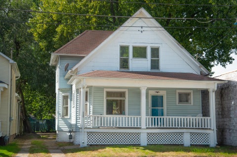 Photo of 4406 Sheridan Rd, Kenosha, WI 53140 (MLS # 1984637)