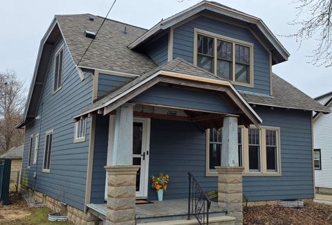 Photo of 9120 S Chicago Ct, Oak Creek, WI 53154 (MLS # 1952500)