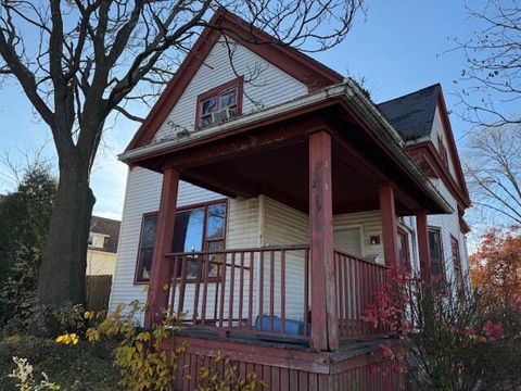 Photo of 2579 N 14th St, Milwaukee, WI 53206 (MLS # 1943705)
