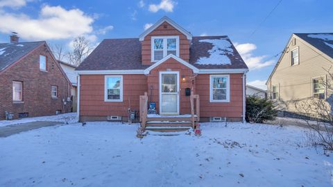 Photo of 2410 S 17th St, Sheboygan, WI 53081 (MLS # 1948778)