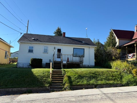 Photo of 314 Vliet St, Kewaunee, WI 54216 (MLS # 1982407)