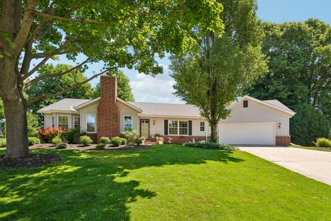 Photo of W72N540 Cider Mill Ct, Cedarburg, WI 53012 (MLS # 1969060)