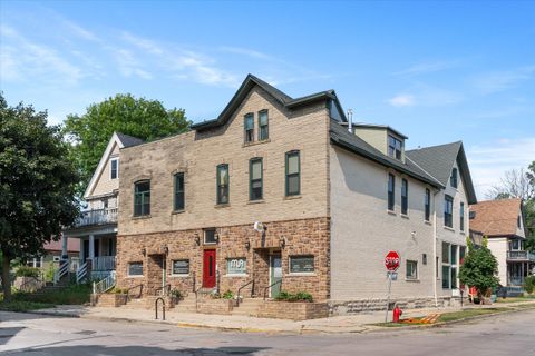 Photo of 2600 N Booth St, Milwaukee, WI 53212 (MLS # 1917951)