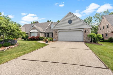 Photo of 12332 N Golf Dr, Mequon, WI 53092 (MLS # 1921847)