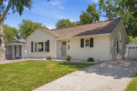 Photo of 3430 N Mayfair Rd, Wauwatosa, WI 53222 (MLS # 1977816)