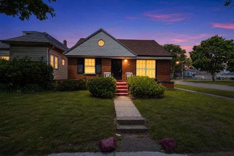 Photo of 2913 W Glendale Ave, Milwaukee, WI 53209 (MLS # 1968117)