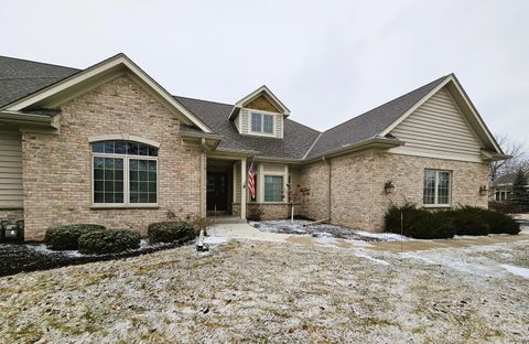 Photo of 10611 N Hidden Creek Dr, Mequon, WI 53092 (MLS # 1903818)