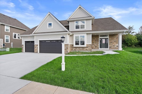 Photo of 1344 Mohican Trl, Waukesha, WI 53189 (MLS # 1981614)