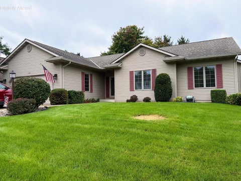 Photo of 732 Sunnyview Dr, Mount Pleasant, WI 53406 (MLS # 1981570)