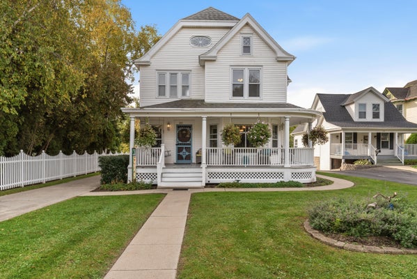 425 W GRAND AVE, PORT WASHINGTON, WI 53074 - Image ea3fdfa1ab4cb7cd9b7676f8c9859fea/3563303227