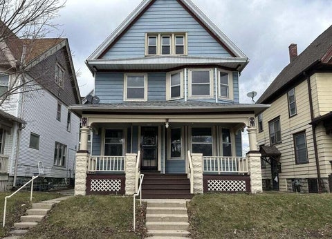 Photo of 4722 W Garfield Ave, Milwaukee, WI 53208 (MLS # 1980438)