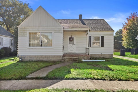 Photo of 1509 Plainfield Ave, Racine, WI 53403 (MLS # 1985922)