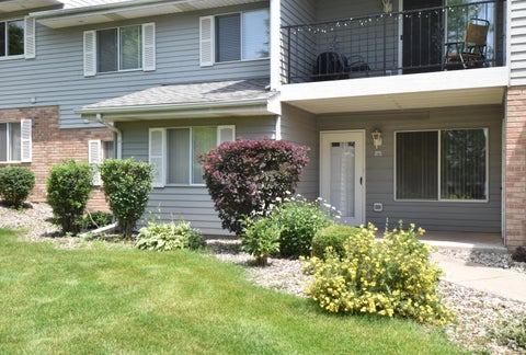Photo of 1127 Sunnyslope Dr, Mount Pleasant, WI 53406 (MLS # 1970115)