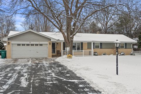 Photo of N50W14420 Fairmount Ave, Menomonee Falls, WI 53051 (MLS # 1948147)