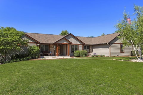Photo of 6724 Horseshoe Trl, Burlington, WI 53105 (MLS # 1982659)