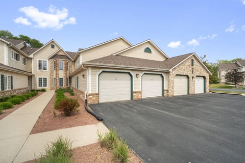 Photo of 4511 S 124th St, New Berlin, WI 53151 (MLS # 1965692)