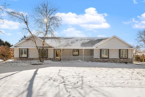 Photo of 1151 Glacier Pass, Slinger, WI 53086 (MLS # 1948412)