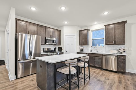 Photo of 704 River Ridge Dr, Waterford, WI 53185 (MLS # 1949067)