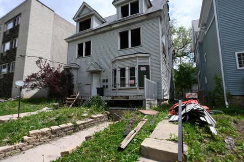 Photo of 608 N 30th St, Milwaukee, WI 53208 (MLS # 1977630)