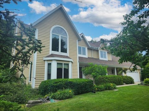 Photo of 4562 W Martinton Ct, Franklin, WI 53132 (MLS # 1926369)