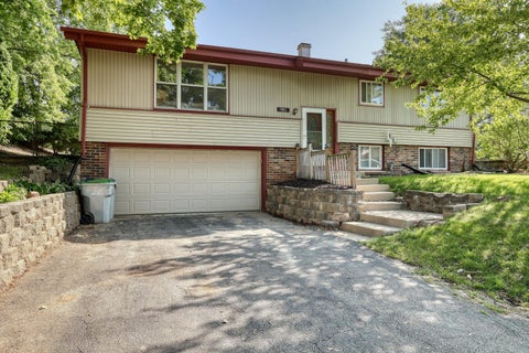 Photo of 9006 W Cheyenne Ct, Milwaukee, WI 53224 (MLS # 1977137)
