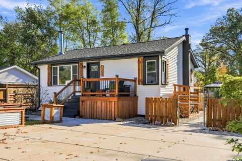 Photo of W1353 Chestnut Rd, Bloomfield, WI 53128 (MLS # 1985654)