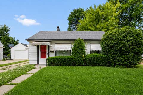 Photo of 5695 N 57th St, Milwaukee, WI 53218 (MLS # 1970467)