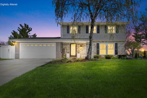 Photo of 230 E Golden Ln, Oak Creek, WI 53154 (MLS # 1959261)