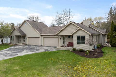 Photo of W68N159 Evergreen Blvd, Cedarburg, WI 53012 (MLS # 1916373)